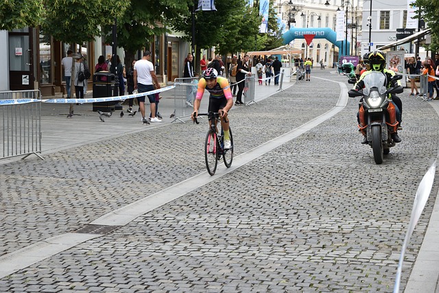 特雷杨签约火箭1.7亿，迫老鹰尽快交易，格林期待已久.